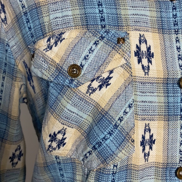 Lace Back Hi-Low Plaid Button Down Shirt - Picture 4 of 6